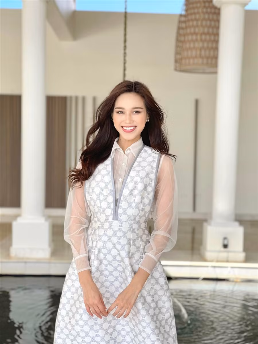 "Hà sẽ bay qua Mỹ và ở đó tầm 5 ngày để bay về Việt Nam", Đỗ Thị Hà chia sẻ.