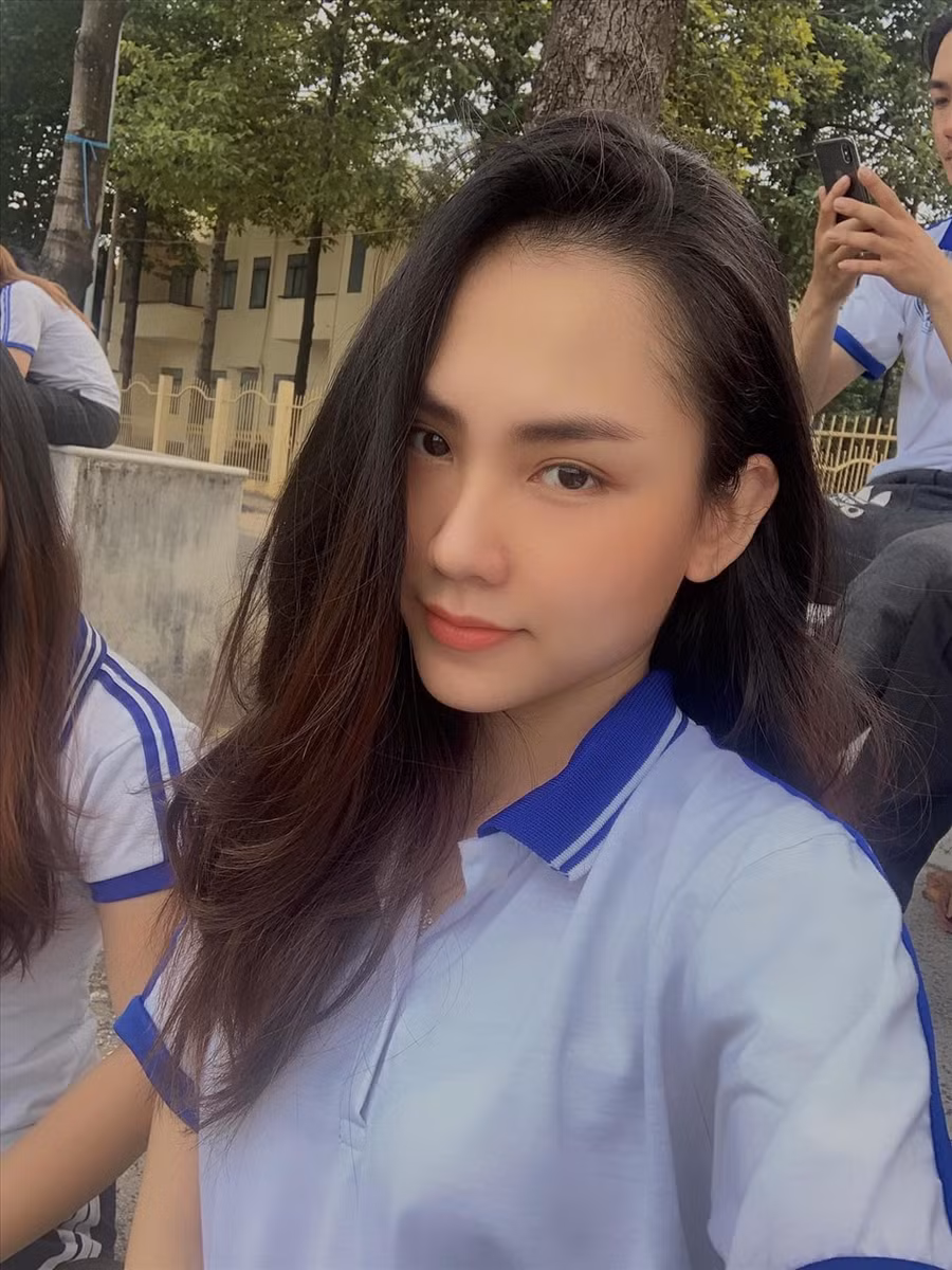 Mai Phương còn có thành tích học tập và hoạt động phong trào nổi bật. Cô từng đoạt nhiều giải thưởng tiếng Anh của tỉnh Đồng Nai từ khi học cấp 2, cấp 3. Cô có khả năng hát, nhảy, chơi đàn và diễn catwalk. Ảnh: SV