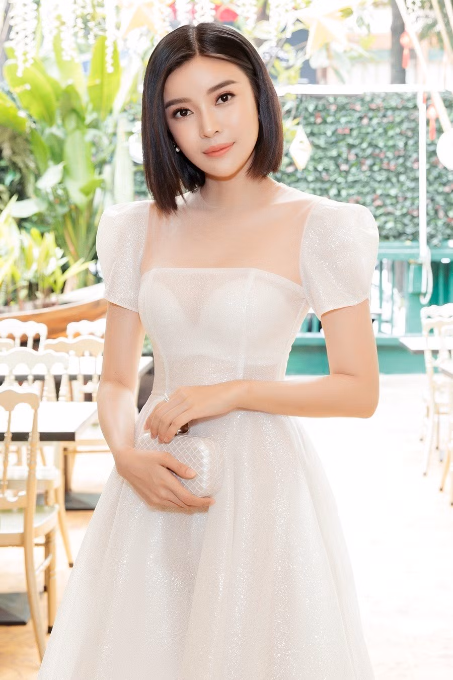 Cô cũng thừa nhận việc phẫu thuật giúp cô có nhiều cơ hội hơn trong nghề. Ảnh: NVCC.