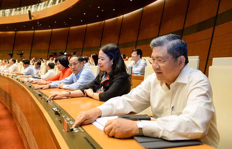 Quốc hội biểu quyết.