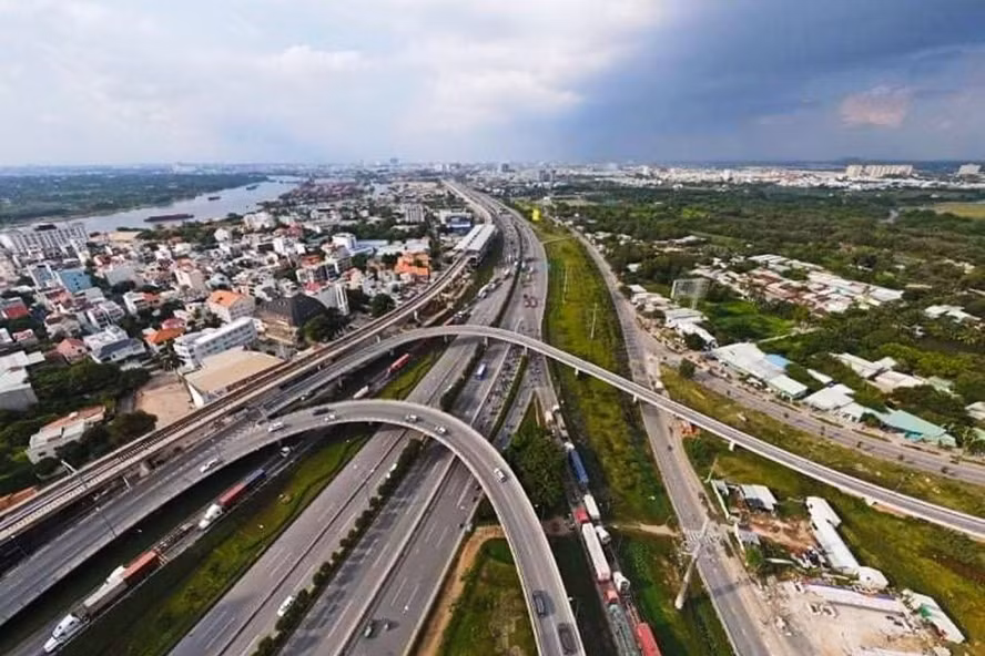 Hạ tầng giao thông tại khu vực quận 2, quận 9, quận Thủ Đức tiếp tục được tập trung đầu tư trong thời gian tới. Ảnh: Anh Tú