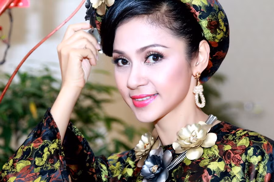 Việt Trinh, Phi Nhung - 2 ngôi sao tuyên bố độc thân cả đời bây giờ ra sao? ảnh 5