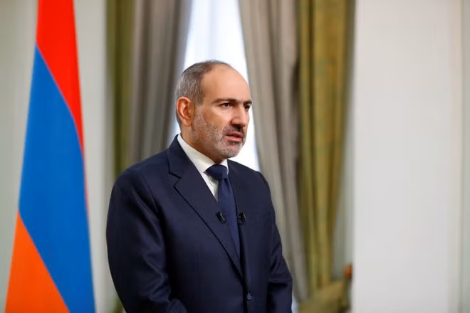Thủ tướng Armenia Nikol Pashinyan trong cuộc họp chính phủ tại thủ đô Yerevan - Ảnh: Reuters