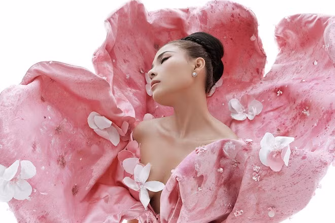 Nàng Nhớ của 'Cát đỏ' tung bộ ảnh thời trang 'Nàng tiên hoa' ảnh 10