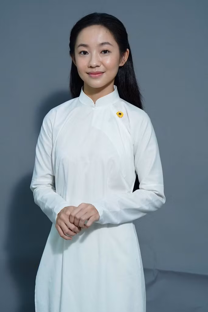 Nữ diễn viên vào vai Dao Ánh, mỹ nhân được nhạc sĩ Trịnh Công Sơn gởi 300 bức thư tình, trong phim 