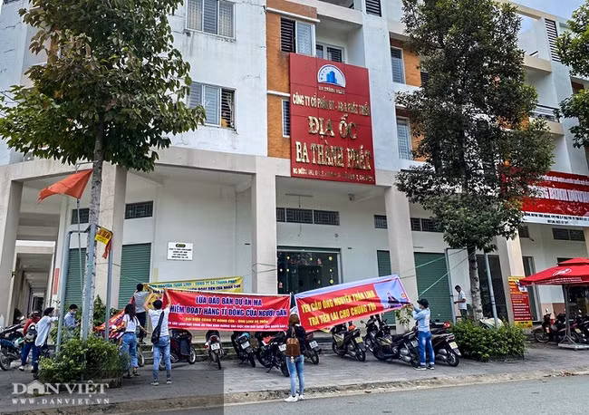 Rất nhiều người dân, công nhân lao động nghèo rơi vào cảnh khốn đốn khi mua phải đất nền tại các dự án ma. Ảnh: V.D