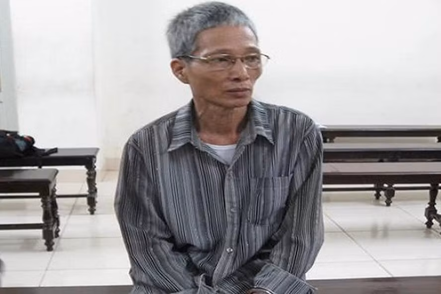 Gần 70 tuổi, bị can Trần Đình Thắng phải lĩnh án chung thân về tội giết “vợ hờ”. Ảnh: Tiến Đoàn Gần 70 tuổi, bị can Trần Đình Thắng phải lĩnh án chung thân về tội giết “vợ hờ”. Ảnh: Tiến Đoàn