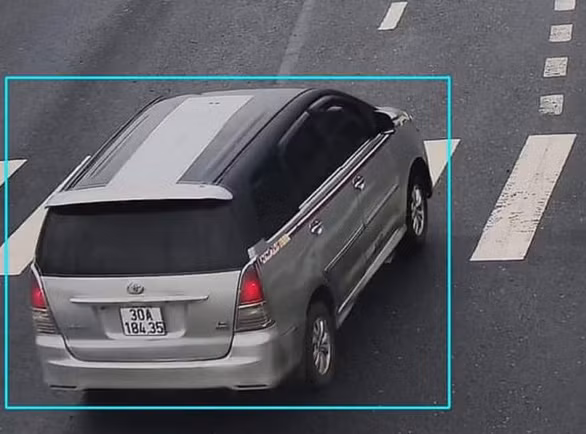 Chiếc xe mà Luận dùng để thực hiện hành vi trộm tiền của bà An - Ảnh cắt từ camera