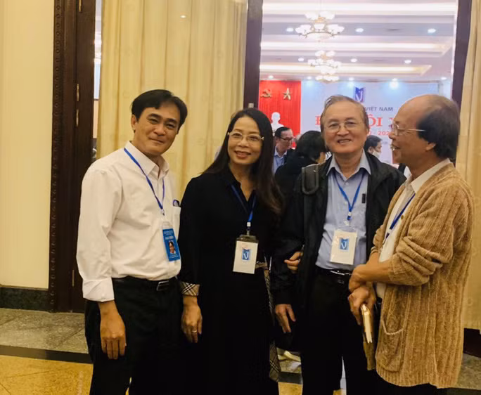  Các đại biểu tham dự đại hội Hội Nhà văn Việt Nam khoá X