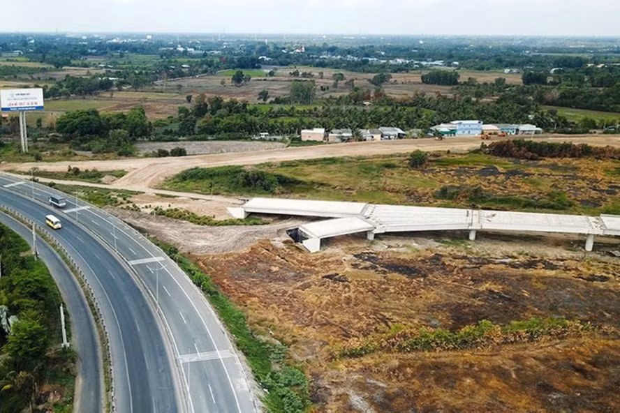  Dự án Cao tốc Mỹ Thuận - Cần Thơ, giai đoạn 1 có tổng mức đầu tư dự kiến là 4.827,32 tỉ đồng. Ảnh: Nhã Chi