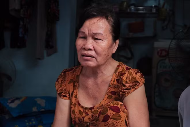 “Lúc bác sĩ bảo cơ hội sống của con rất khó, tôi đã không ngủ cả đêm chỉ cầu mong sao có phép màu đến với con của mình”, bà Liên nhớ lại