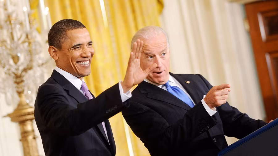 Ông Biden có mối quan hệ đặc biệt thân thiết với cựu Tổng thống Obama (ảnh: SCMP)