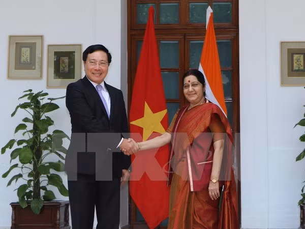 Phó Thủ tướng, Bộ trưởng Ngoại giao Phạm Bình Minh gặp và hội đàm với Bộ trưởng Ngoại giao Ấn Độ Sushama Swaraj. (Ảnh: Huy Bình/TTXVN)