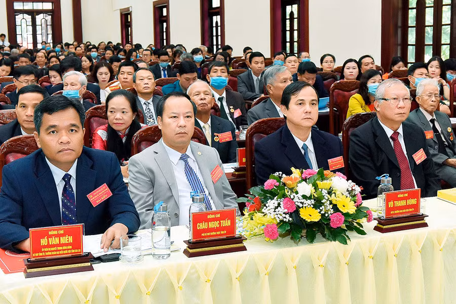 Các đồng chí lãnh đạo tỉnh dự Đại hội. Ảnh: Đức Thụy