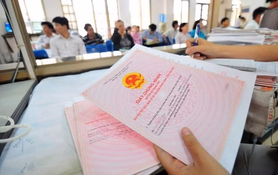 Nhiều người thắc mắc, dưới 18 tuổi có được đứng tên trong sổ đỏ không?