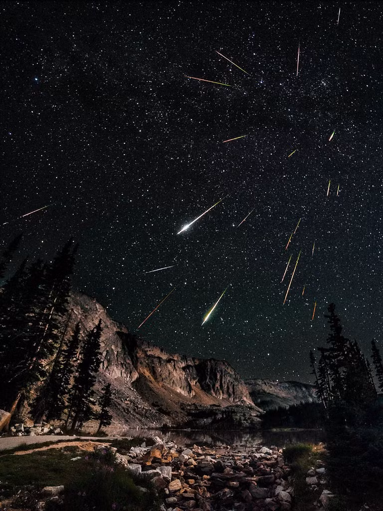 Mưa sao băng Perseids. Ảnh minh hoạ: David Kingham trên Flickr