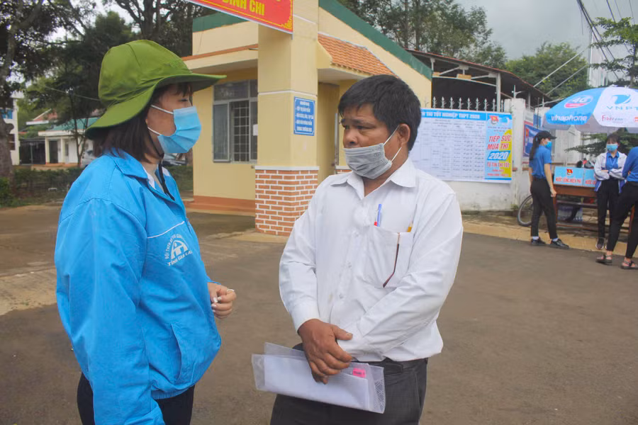 Ông Rơ Châm Hdin Chủ tịch Ủy ban MTTQ Việt Nam xã Ia Kreng. Ảnh: Hoành Sơn 
