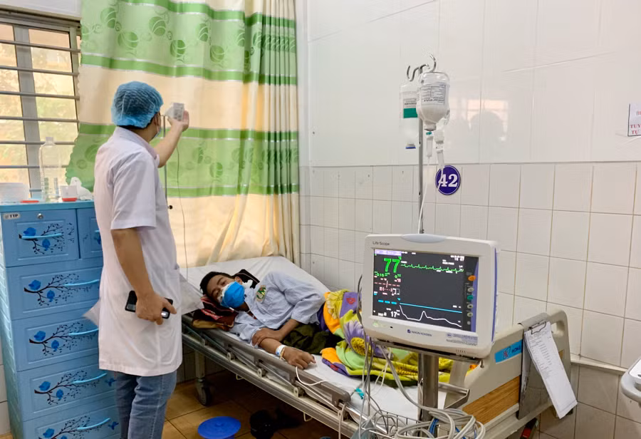 Bệnh nhân Hônh sau thời gian điều trị sức khỏe đã có nhiều chuyển biến tích cực. Ảnh: Như Nguyện