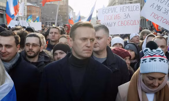 Chính trị gia đối lập Alexei Navalny hiện nằm trong phòng chăm sóc đặc biệt tại một bệnh viện ở vùng Siberia, Nga - Ảnh: Reuters
