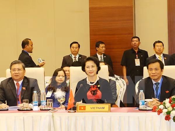 Chủ tịch Quốc hội Nguyễn Thị Kim Ngân dẫn đầu Đoàn đại biểu cấp cao Quốc hội Việt Nam dự Phiên họp Ban Chấp hành AIPA. Chủ tịch Quốc hội Nguyễn Thị Kim Ngân dẫn đầu Đoàn đại biểu cấp cao Quốc hội Việt Nam dự Phiên họp Ban Chấp hành AIPA.