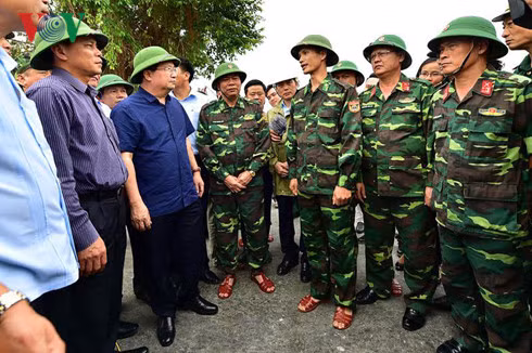 Phó Thủ tướng xuống tận địa phương chỉ đạo về phương án ứng phó với cơn bão số 7.
