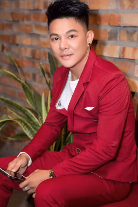 Chuyên gia trang điểm Phúc Nghĩa.
