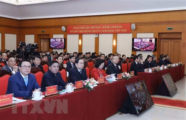 Các lãnh đạo Đảng và đại biểu dự hội nghị. (Ảnh: Phương Hoa/TTXVN)