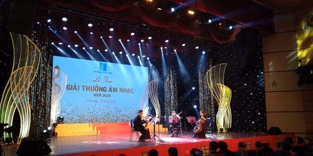 Tác phẩm 