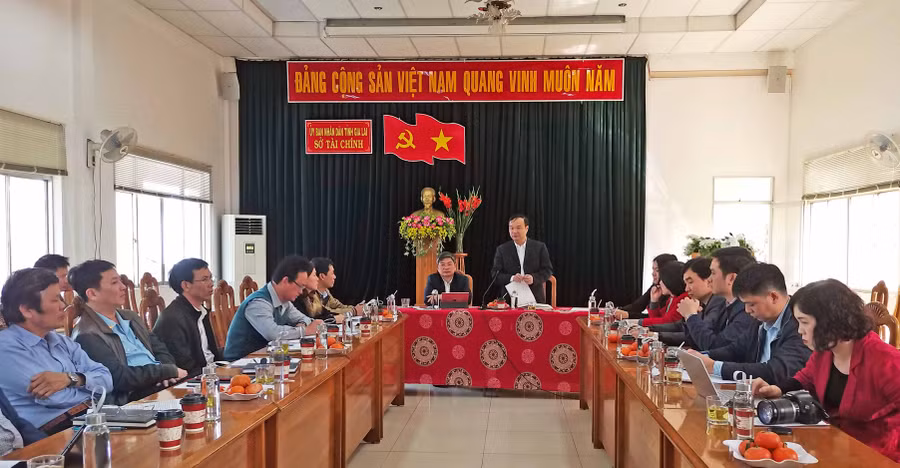 Ông Nguyễn Anh Tuấn, Cục trưởng Cục Quản lý Giá phát biểu tại buổi làm việc với Sở Tài chính, các sở ngành, đơn vị về công tác quản lý giá trên địa bàn Gia Lai.