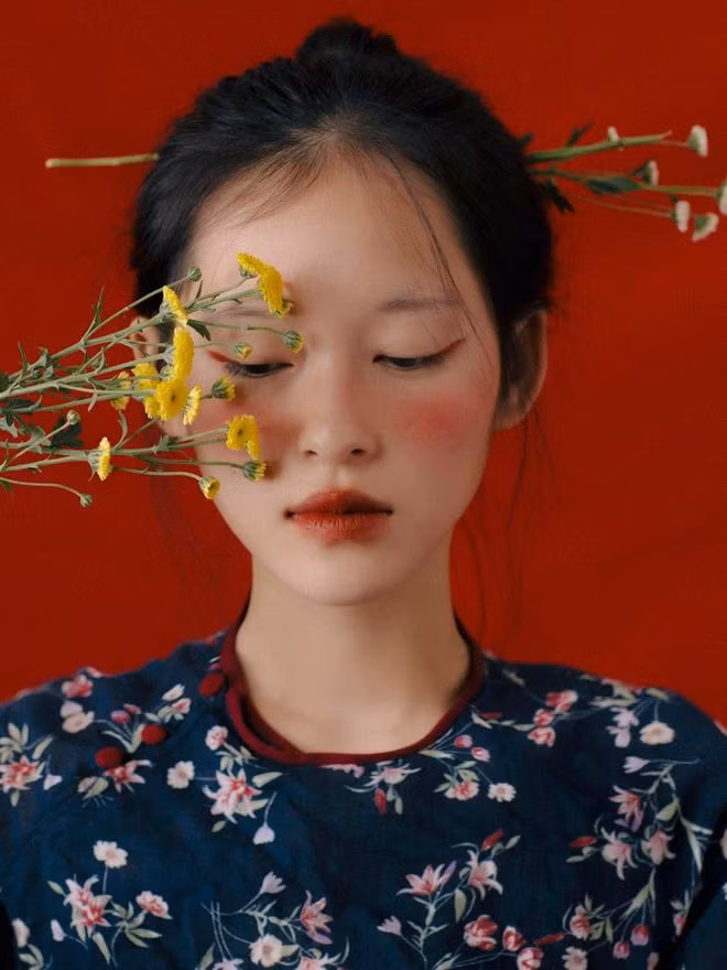 Trước đây, Minh Hà bày tỏ cô rất vui khi nghe nhiều người nhận xét bản thân giống Chương Tử Di. Mỹ nhân 9X tâm sự: “Đúng là mình có chút giống Chương Tử Di thật, nhưng nhan sắc của mình thì còn kém xa cô ấy” ẢNH: INSTAGRAM NV
