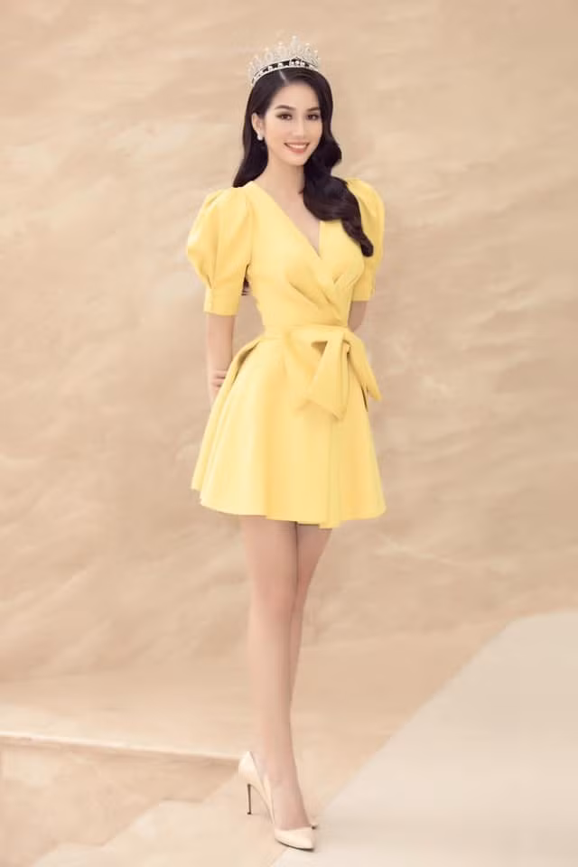 Sở hữu chiều cao khủng 1m77 cùng số đo ba vòng ấn tượng, người đẹp chinh phục mọi thiết kế.