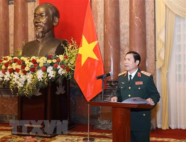 Thượng tướng Nguyễn Tân Cương, Thứ trưởng Bộ Quốc phòng phát biểu tại buổi lễ. (Ảnh: Phương Hoa/TTXVN) Thượng tướng Nguyễn Tân Cương, Thứ trưởng Bộ Quốc phòng phát biểu tại buổi lễ. (Ảnh: Phương Hoa/TTXVN)