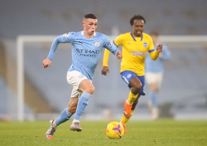 Phil Foden liên tiếp ghi bàn cho Man City