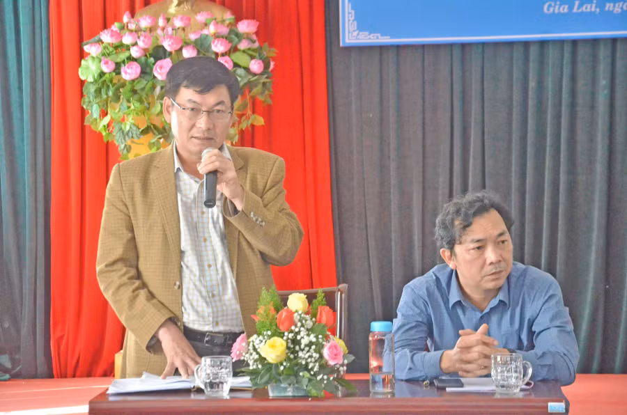 Nhà báo Huỳnh Kiên- Tổng Biên tập Báo Gia Lai phát biểu tại Hội nghị Cộng tác viên năm 2021- ảnh P.L