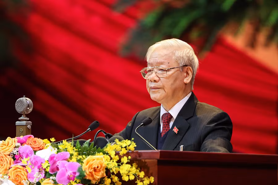  Tổng Bí thư, Chủ tịch nước Nguyễn Phú Trọng trình bày báo cáo của Ban Chấp hành Trung ương khóa II. Ảnh: Phương Dung