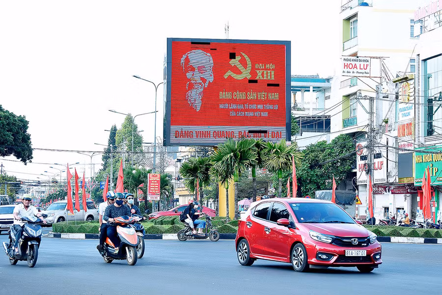  Thành phố Pleiku hân hoan chào mừng Đại hội đại biểu toàn quốc lần thứ XIII của Đảng. Ảnh: Đức Thụy