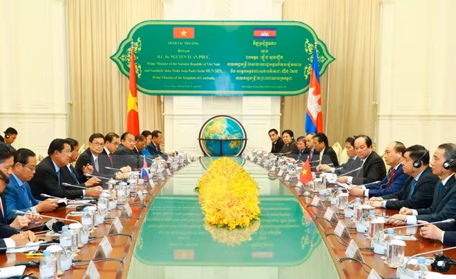 Thủ tướng Nguyễn Xuân Phúc và Thủ tướng Samdech Techo Hun Sen hội đàm.