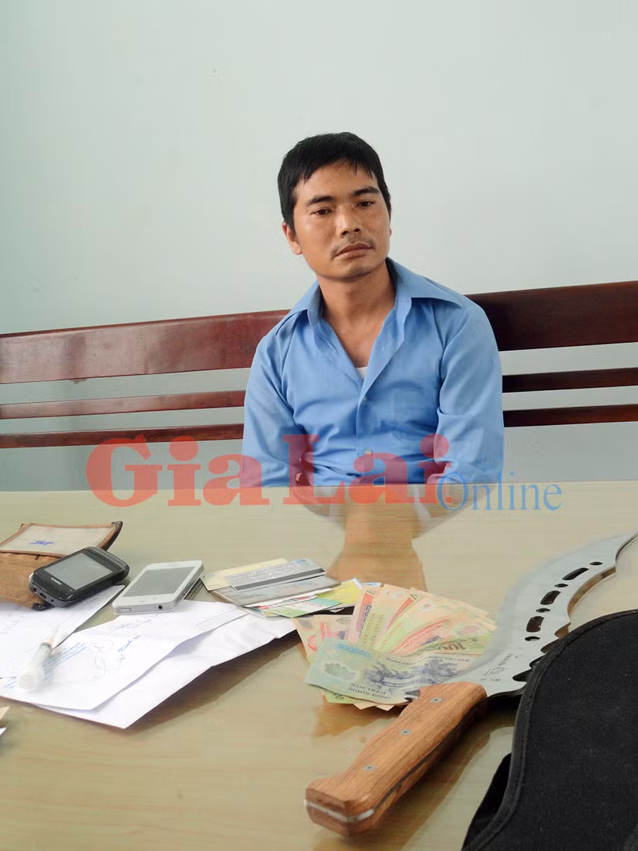 Nguyễn Ngọc Toàn tại Cơ quan Điều tra. Ảnh: Hoài Trần