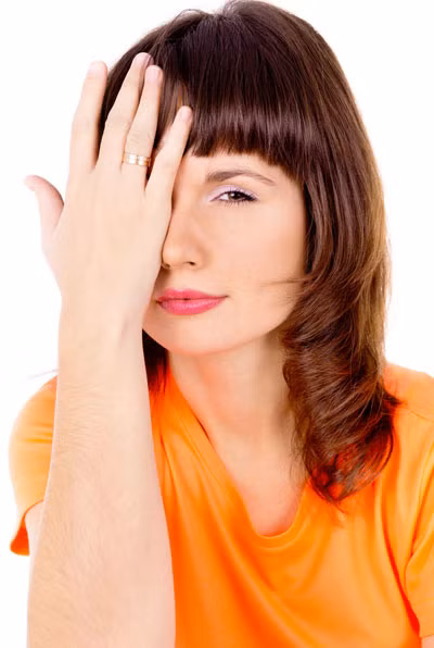 Nên cải thiện các thói quen có thể gây tổn hại thị lực.