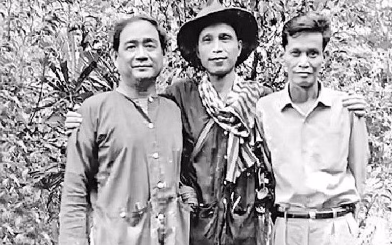  Nhạc sĩ Lưu Hữu Phước (bên trái) cùng nhà văn Nguyễn Văn Bổng và Lý Văn Sâm trong kháng chiến chống Mỹ, cứu nước. Ảnh tư liệu