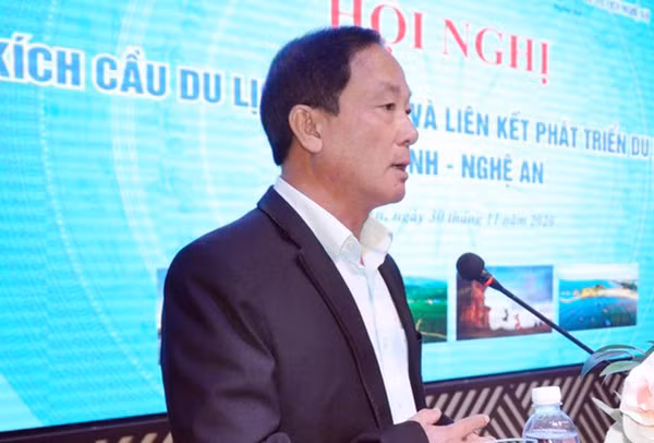 Ông Nguyễn Văn Dũng - Giám đốc Sở Du lịch Bình Định - phủ nhận việc chỉ đạo bà Huỳnh Thị Kim Bình gửi giấy mời để hợp thức hóa hành vi chơi golf trái quy định của mình. Ông Nguyễn Văn Dũng - Giám đốc Sở Du lịch Bình Định - phủ nhận việc chỉ đạo bà Huỳnh Thị Kim Bình gửi giấy mời để hợp thức hóa hành vi chơi golf trái quy định của mình