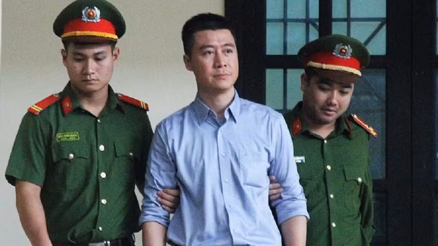 Phan Sào Nam tại phiên tòa sơ thẩm năm 2018. Ảnh: Thái Sơn Phan Sào Nam tại phiên tòa sơ thẩm năm 2018. Ảnh: Thái Sơn