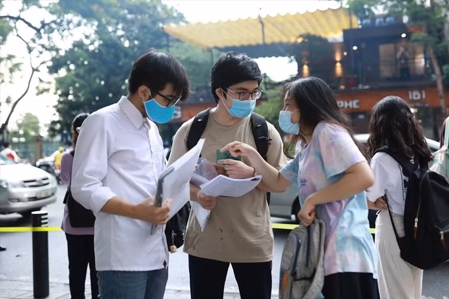 Những thí sinh không thể dự thi tốt nghiệp THPT vào đợt 2 sẽ được xét tuyển vào trường đại học bằng nhiều phương thức khác. Ảnh minh họa: Hải Nguyễn Những thí sinh không thể dự thi tốt nghiệp THPT vào đợt 2 sẽ được xét tuyển vào trường đại học bằng nhiều phương thức khác. Ảnh minh họa: Hải Nguyễn