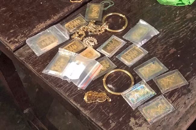 Tang vật vụ án. Ảnh: V.A Tang vật vụ án. Ảnh: V.A.