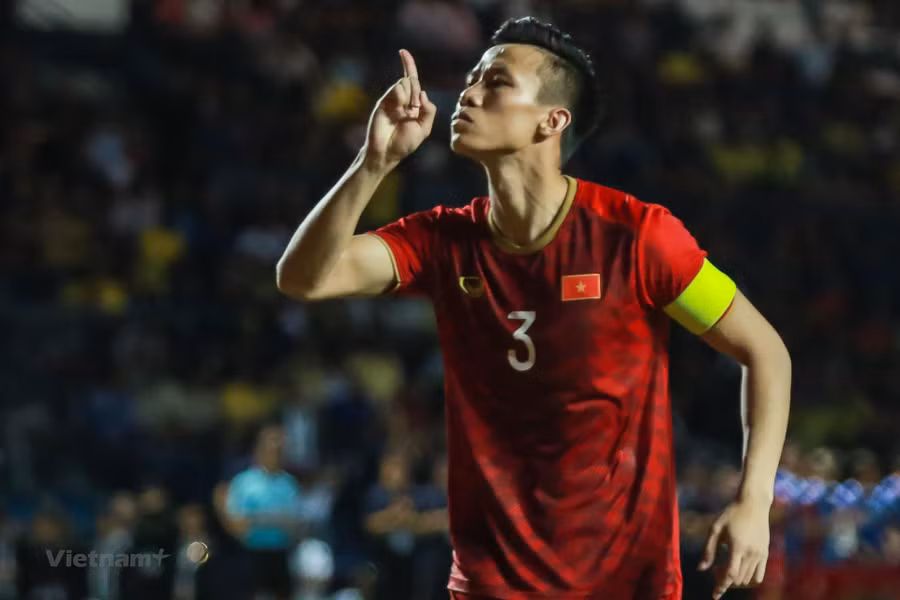 Quế Ngọc Hải được FIFA phỏng vấn trước trận đấu mở màn vòng loại cuối cùng World Cup 2022 khu vực châu Á. Ảnh: Vietnam+