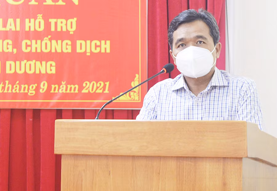 Bí thư Tỉnh ủy Hồ Văn Niên phát biểu động viên các thành viên đoàn công tác. Ảnh: Anh Huy