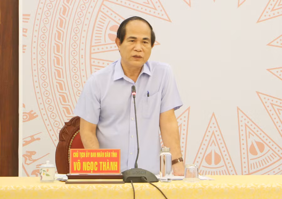 Chủ tịch UBND tỉnh Võ Ngọc Thành mong muốn các cấp, các ngành, chính quyền địa phương cụ thể hóa bằng các chương trình hành động để thực hiện có hiệu quả hơn. Ảnh: Quang Tấn