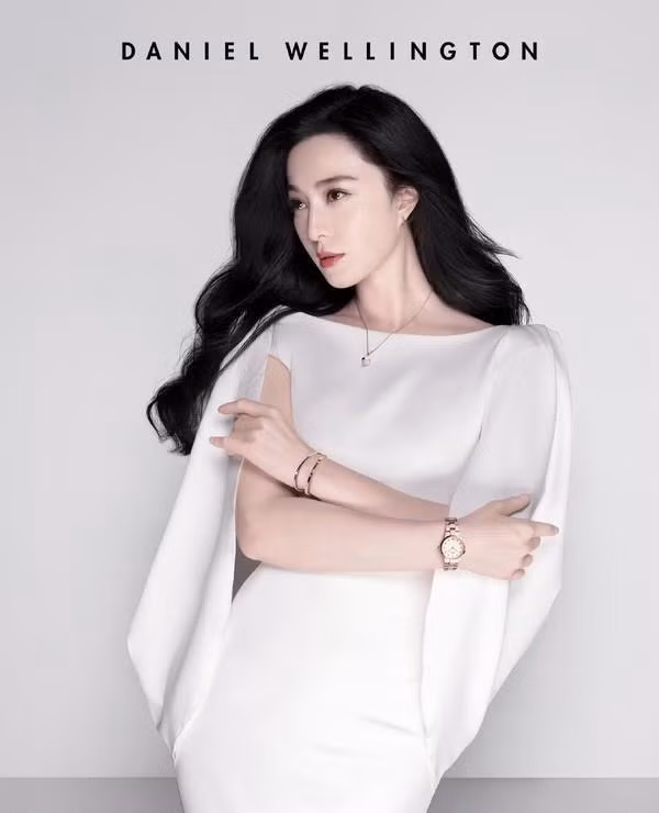 Phạm Băng Băng quảng cáo cho thương hiệu bình dân Daniel Wellington. Ảnh: QQ
