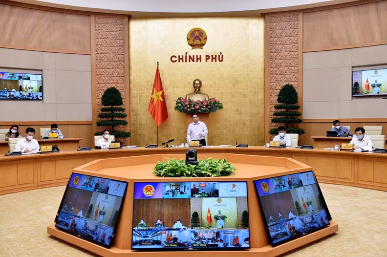 Thủ tướng yêu cầu trong lãnh đạo, chỉ đạo phải nắm thật chắc các chủ trương, biện pháp về phòng chống dịch, quán triệt nghiêm túc, hiệu quả tới cấp huyện, cấp xã và tới người dân; tăng cường giám sát, kiểm tra - Ảnh: VGP/Nhật Bắc
