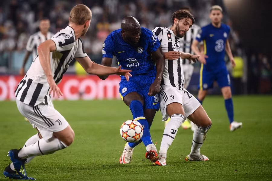 Lukaku (giữa) lại tịt ngòi trong trận đấu quan trọng. Ảnh: AFP